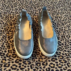 Vionic Cream Slip-On Shoes